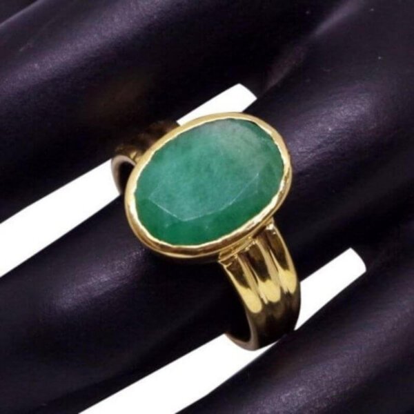 Panna Emerald Ring