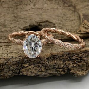 Oval Moissanite Ring Band
