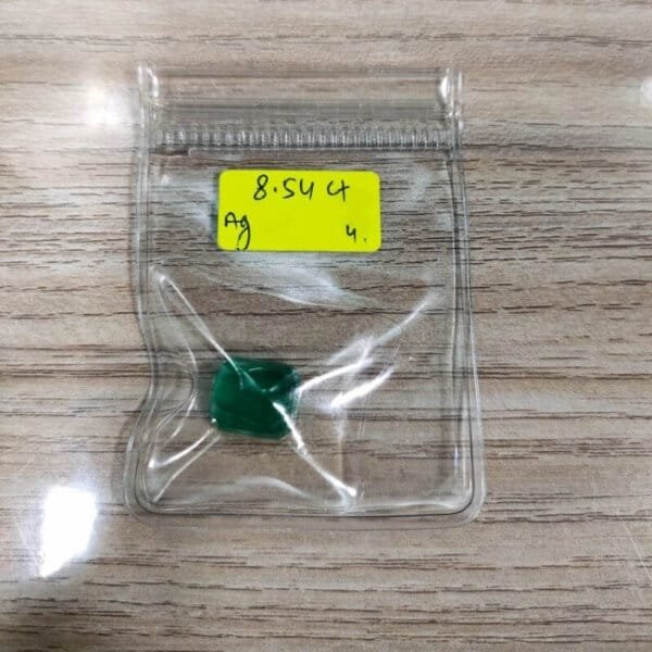 8 carat emerald