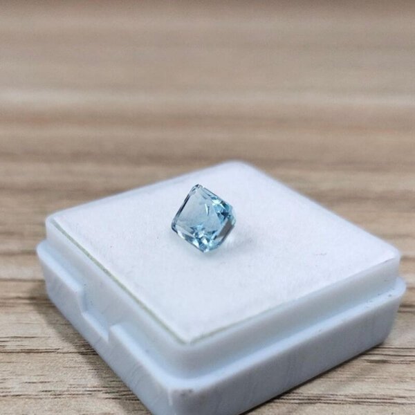 Natural Blue Colour Aquamarine Gemstone