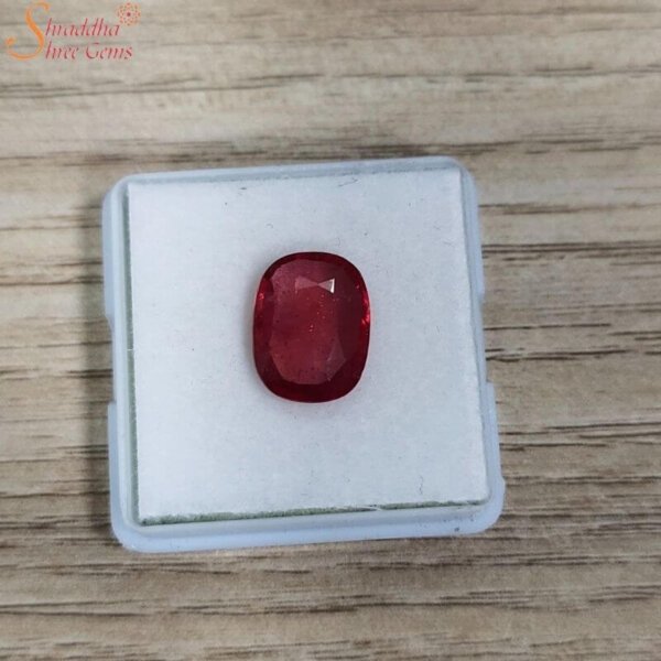 3 carat loose red sapphire gemstone