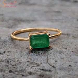 Natural Emerald (Panna) Gemstone Ring