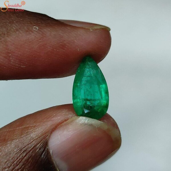 2 carat pear shape loose emerald stone