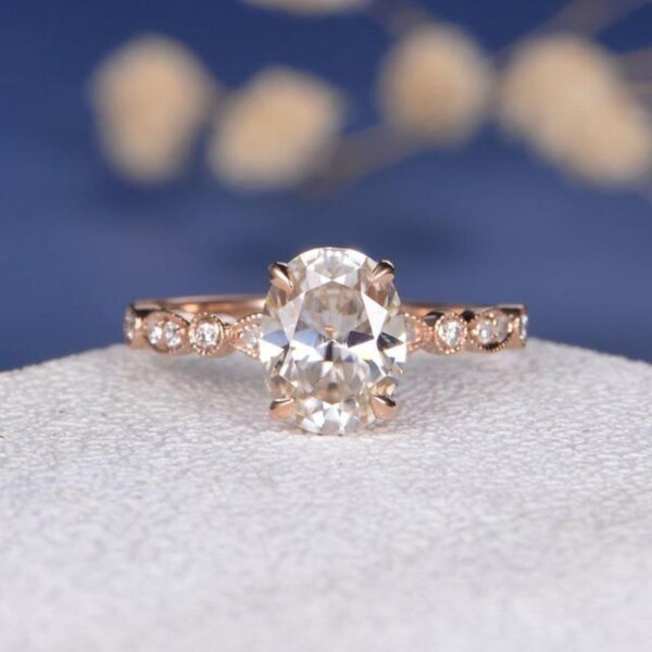 oval shape moissanite diamond anniversary ring