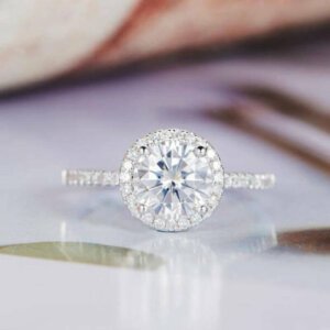Round Cut Moissanite Diamond Wedding Ring