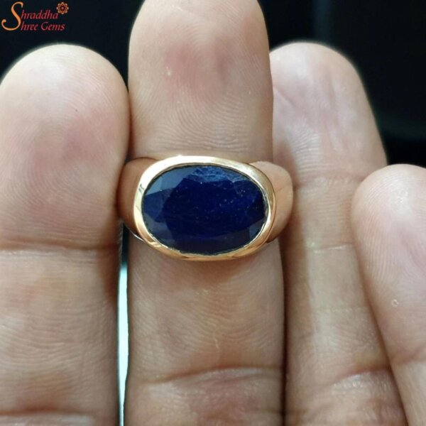 blue sapphire gemstone ring