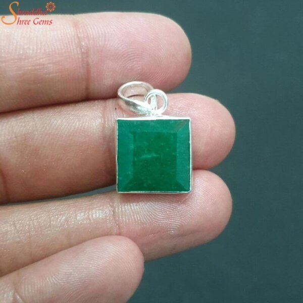 emerald silver pendant