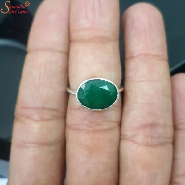 green emerald ring