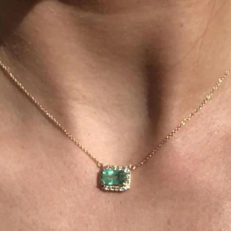 2.50 Carat Emerald Gemstone Pendant With Moissanite Diamond