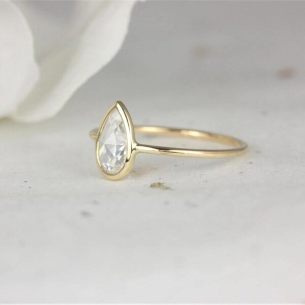 pear cut moissanite diamond solitaire ring