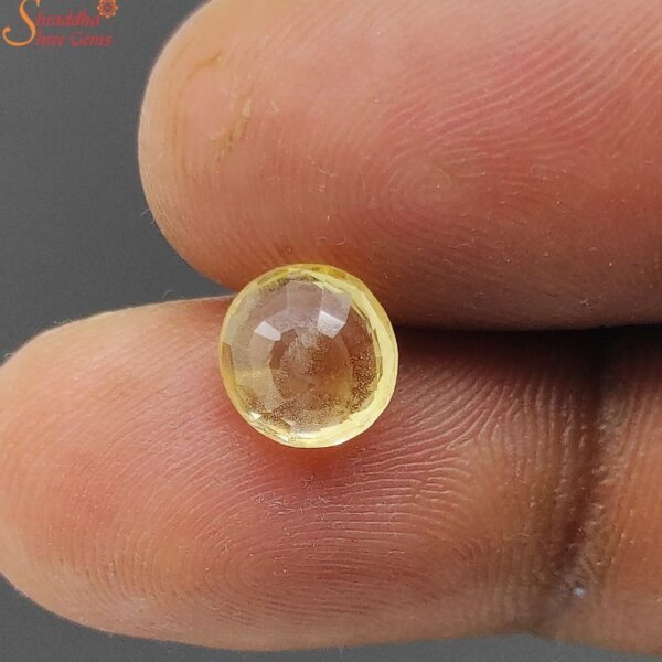 round yellow sapphire gemstone