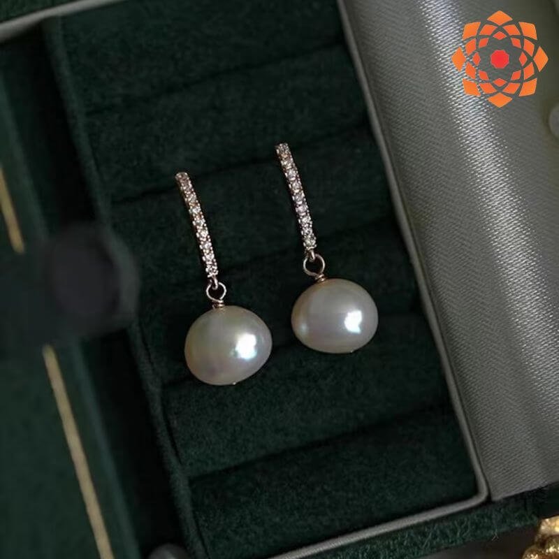 Moissanite With White Pearl Earring