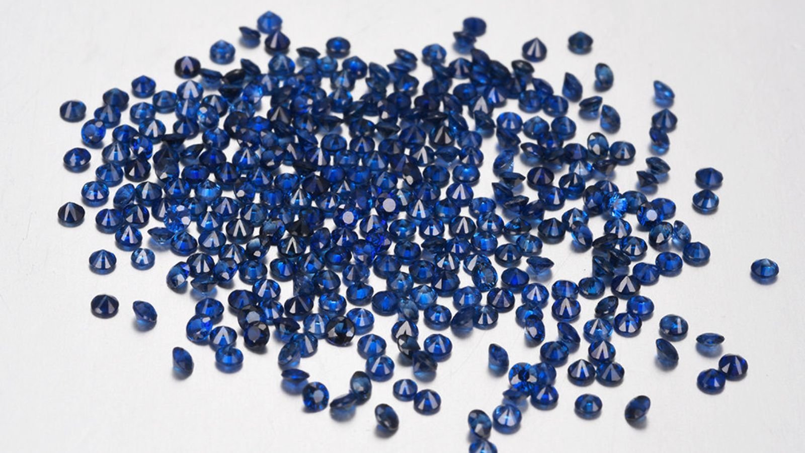 Sapphire gemstone